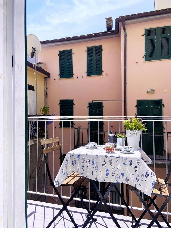 Апартаменты La Casa Di Lenu Риомаджиоре Экстерьер фото